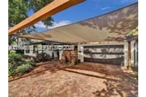 825 N Bel Air Dr, Plantation