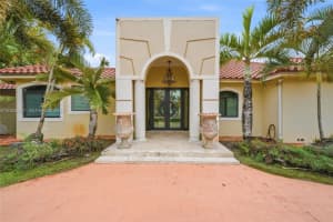 9898 Nw 133rd St, Hialeah Gardens