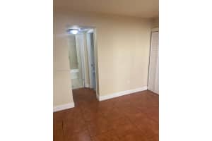 1319 Nw 60th St 4, Miami