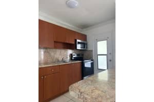 890 Nw 45th Ave 25, Miami