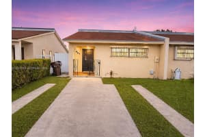881 W 37th St 881, Hialeah 881 W 37th St 881, Hialeah