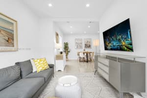 570 Nw 48th St, Miami
