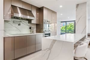 2901 S Bayshore Dr 5e, Miami