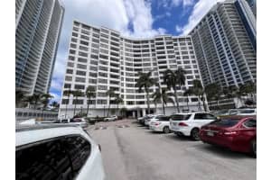 3505 S Ocean Dr 318, Hollywood