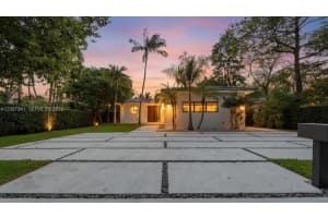 550 S Shore Dr, Miami Beach