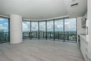 55 Sw 9 St 3606, Miami