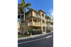 18421 Ne 27th Ct, Aventura
