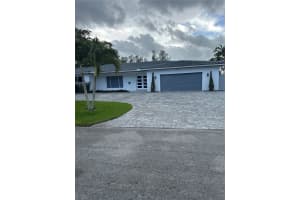 19150 S Saint Andrews Dr, Hialeah