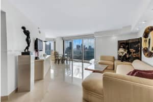 19707 Turnberry Way 22g, Aventura