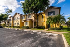 6051 Sw 19th Pl, North Lauderdale