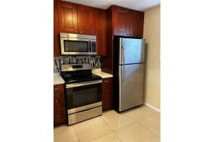 713 Nw 103rd Ter 203, Pembroke Pines