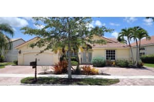 659 Verona Pl 659, Weston
