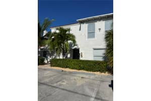 2816 Pine Tree Dr 3, Miami Beach