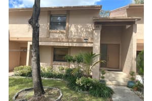 40 Chestnut Cir, Cooper City