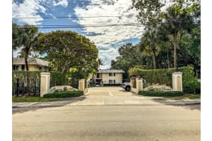 8605 Sw 68th Ct 7, Pinecrest