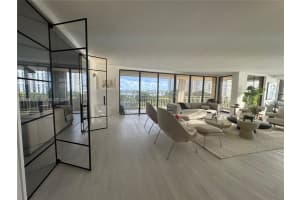 11113 Biscayne Blvd 558, Miami
