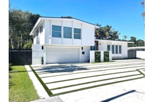 19960 Highland Lakes Blvd, Miami