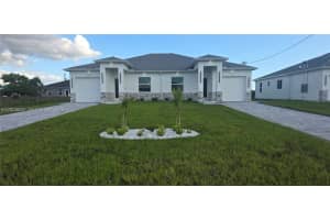 322/324 Poplar 22, Lehigh Acres