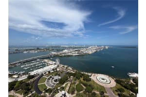 50 Biscayne Blvd 5402, Miami