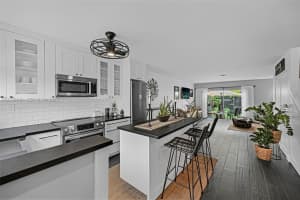 450 Se 7th St 210, Dania Beach