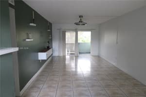 1725 W 60th St F330, Hialeah