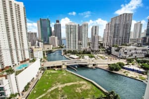 92 Sw 3rd St 2510, Miami