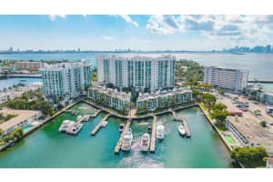 7910 Harbor Island Dr 402, North Bay Village