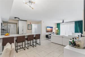 2640 S University Dr 111, Davie
