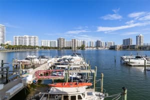 18071 Biscayne Blvd 802, Aventura