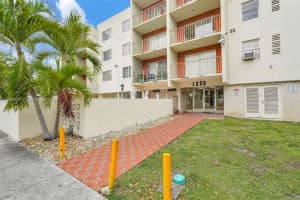 1225 Ne 124th St 49c, North Miami