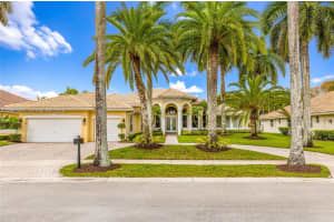 2477 Poinciana Dr, Weston