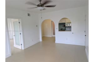 934 Michigan Ave 309, Miami Beach