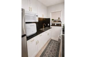 40 Salamanca Ave 8, Coral Gables 40 Salamanca Ave 8, Coral Gables
