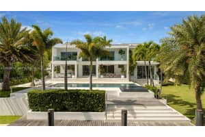 120 Knollwood Dr, Key Biscayne