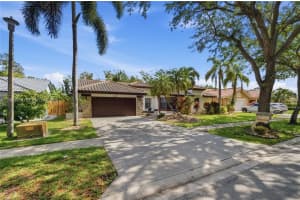 10781 Nw 18th Dr, Plantation