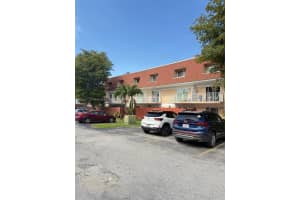 260 Nw 107th Ave 204, Miami