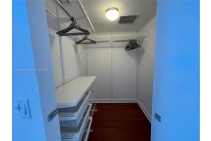 185 Sw 7th St 3309, Miami