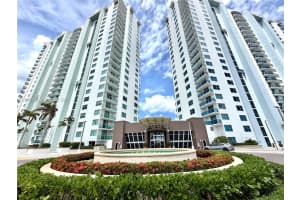 2641 N Flamingo Rd Th4n, Sunrise