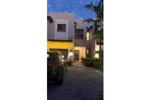 20761 Ne 2nd Ct, Miami