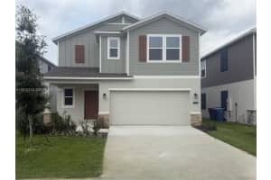 5423 Meadow Walk Na, Davenport