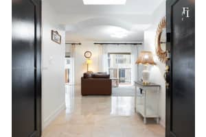 322 Madeira Ave 405, Coral Gables