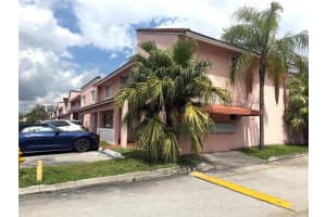 8019 Lake Dr 104, Doral