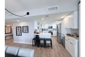 1901 Brickell Ave B1809, Miami