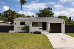 124 Nw 89th St, El Portal