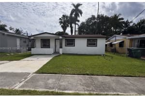 256 Nw 82nd Ter, Miami