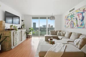 50 Biscayne Blvd 2911, Miami