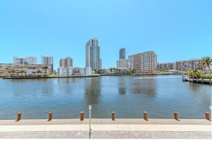 121 Golden Isles Dr 104, Hallandale Beach
