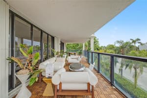2575 S Bayshore Dr 4a, Miami