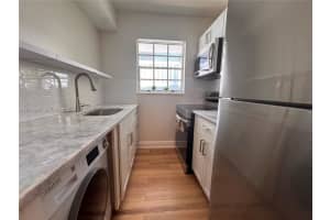 1526 Pennsylvania Ave 17, Miami Beach