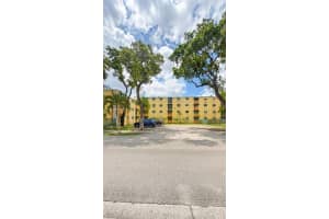666 W 81st St 316, Hialeah